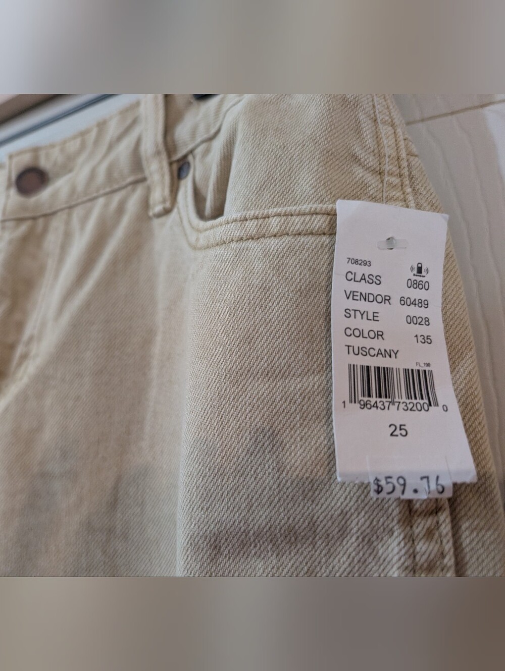 Low Rise Baggy Jeans - Picture 4 of 6